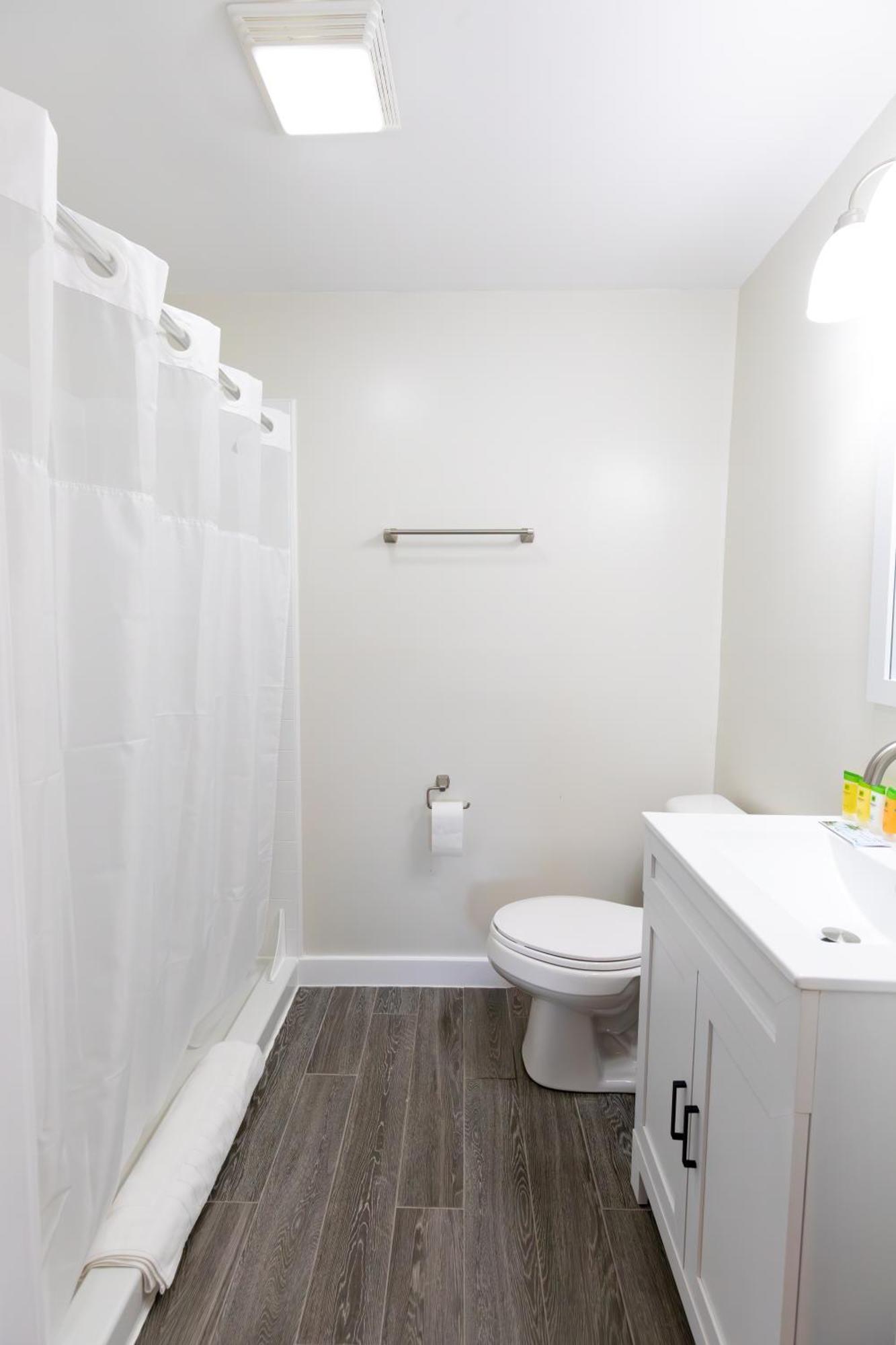 Anchor Bay Inn And Suites Sandusky Ngoại thất bức ảnh