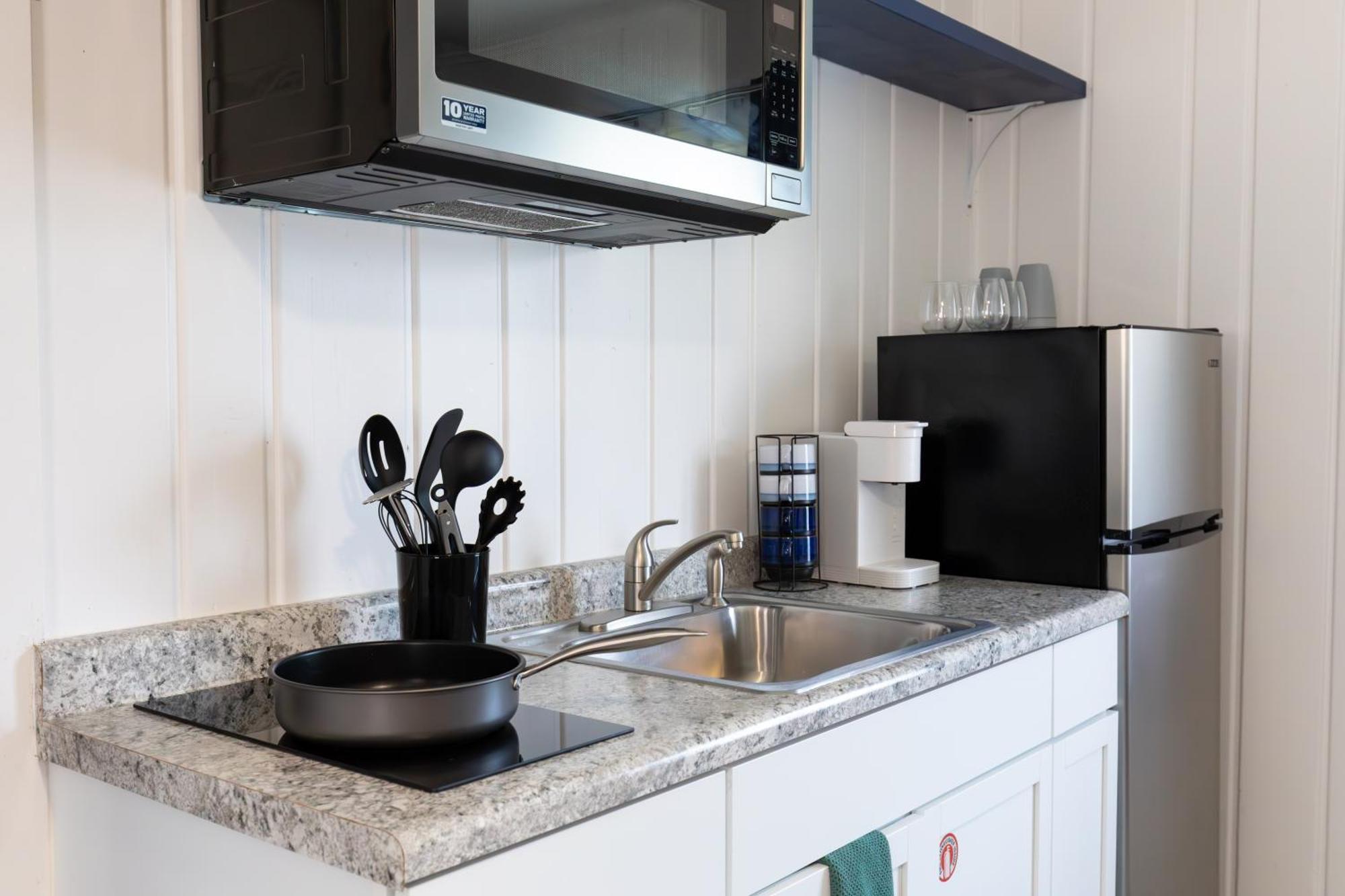 Anchor Bay Inn And Suites Sandusky Phòng bức ảnh