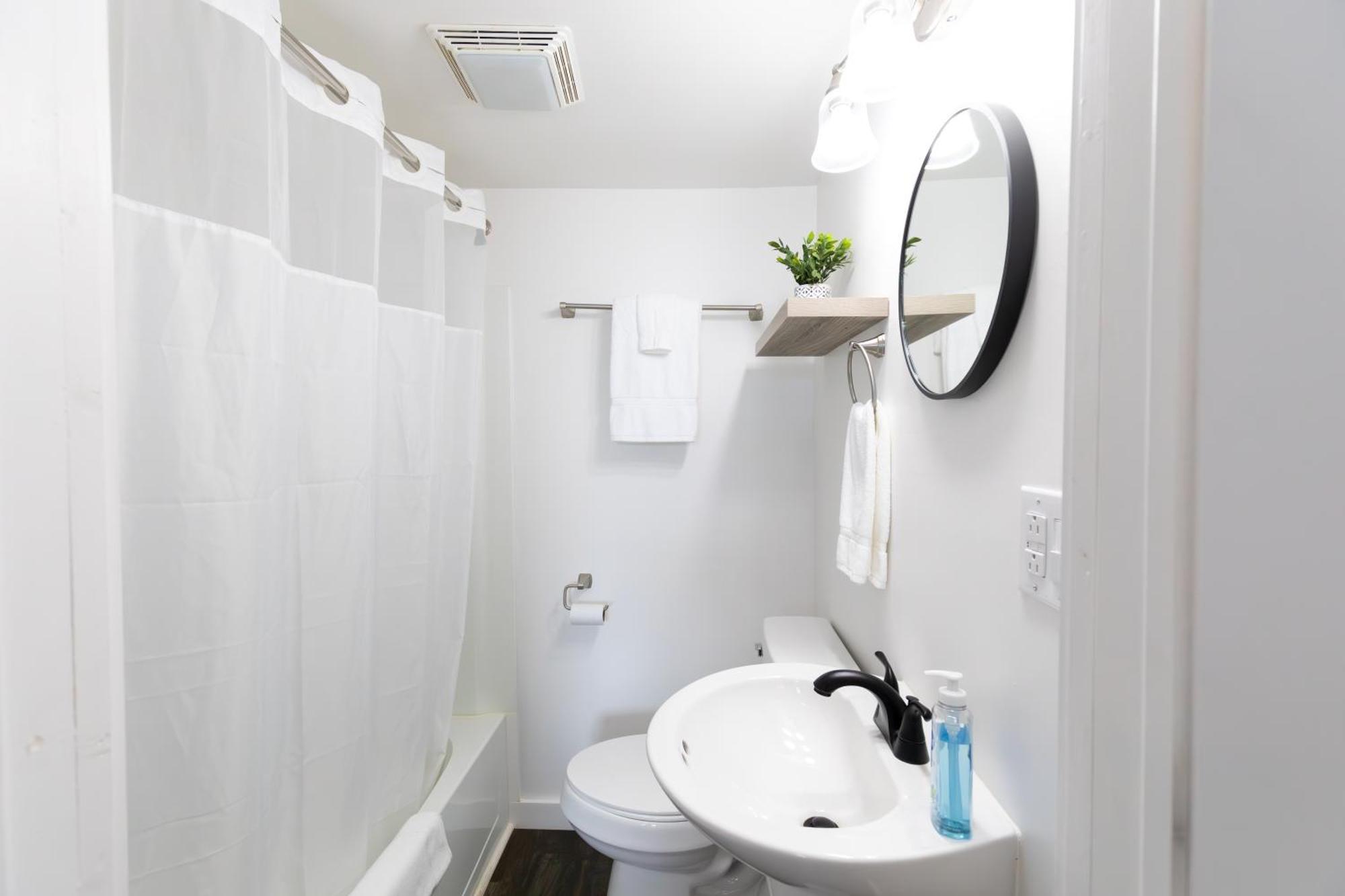 Anchor Bay Inn And Suites Sandusky Phòng bức ảnh