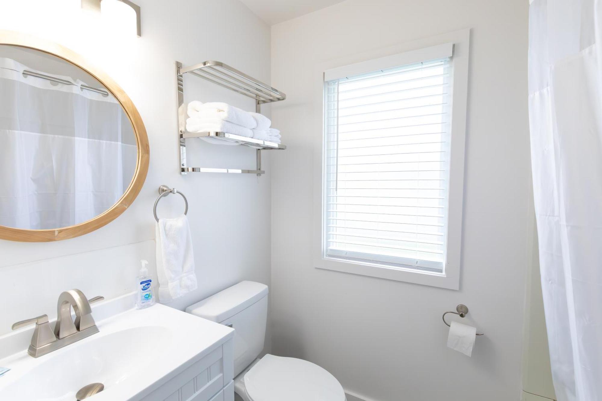 Anchor Bay Inn And Suites Sandusky Phòng bức ảnh
