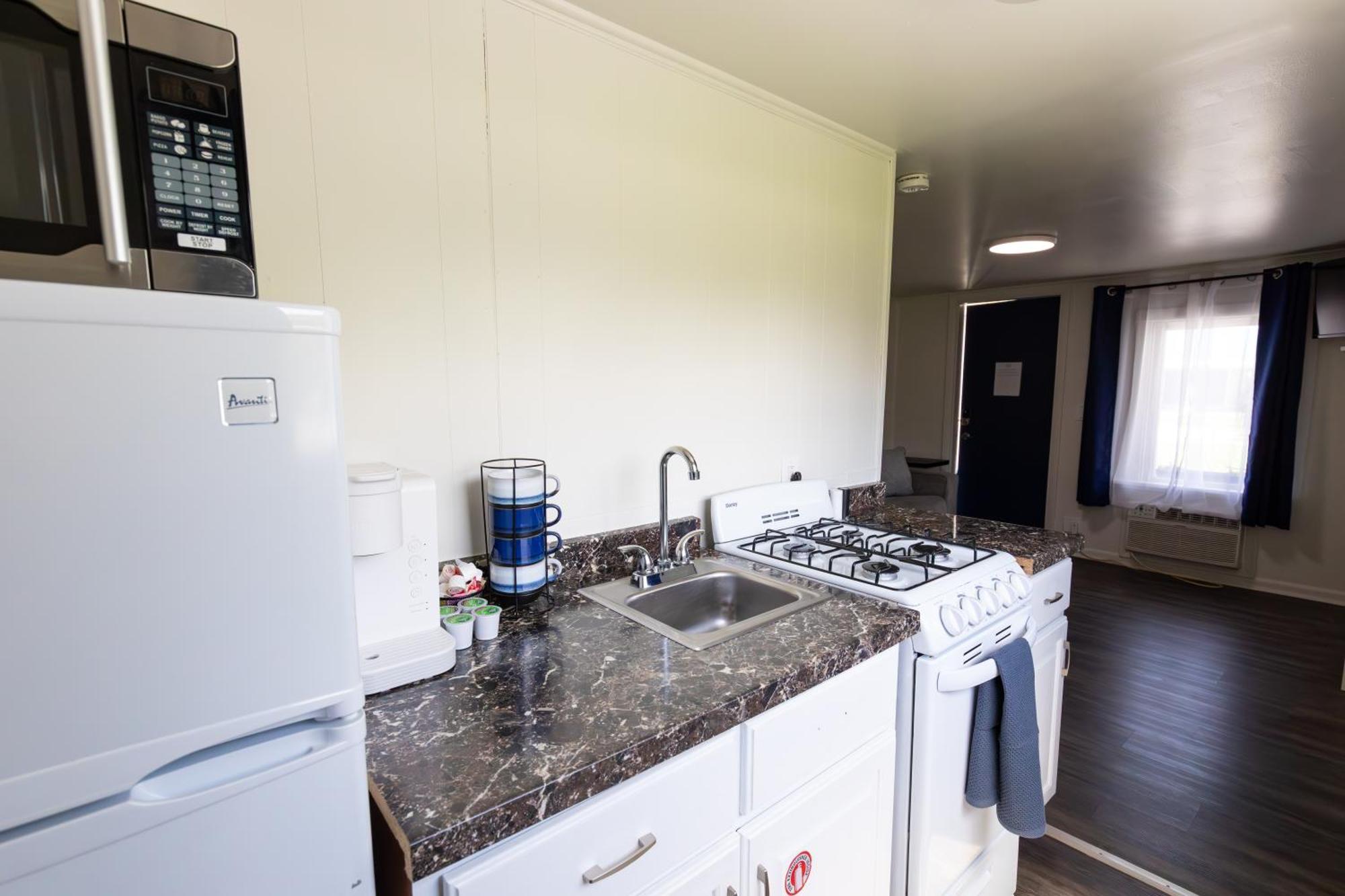 Anchor Bay Inn And Suites Sandusky Phòng bức ảnh